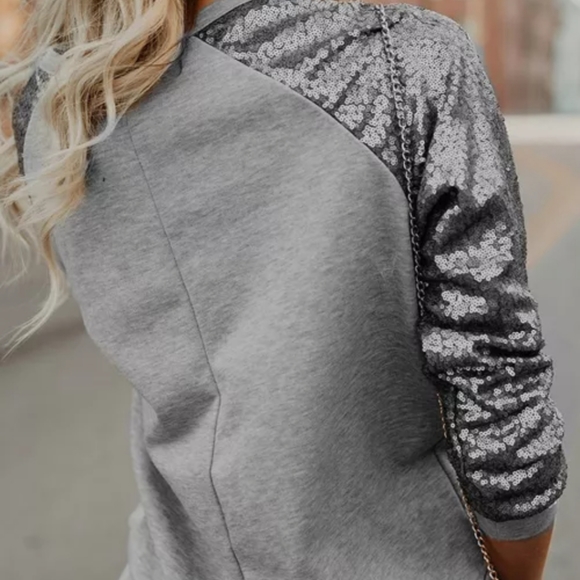 ♥️New gray gotta have it sequin knit top - Picture 6 of 11